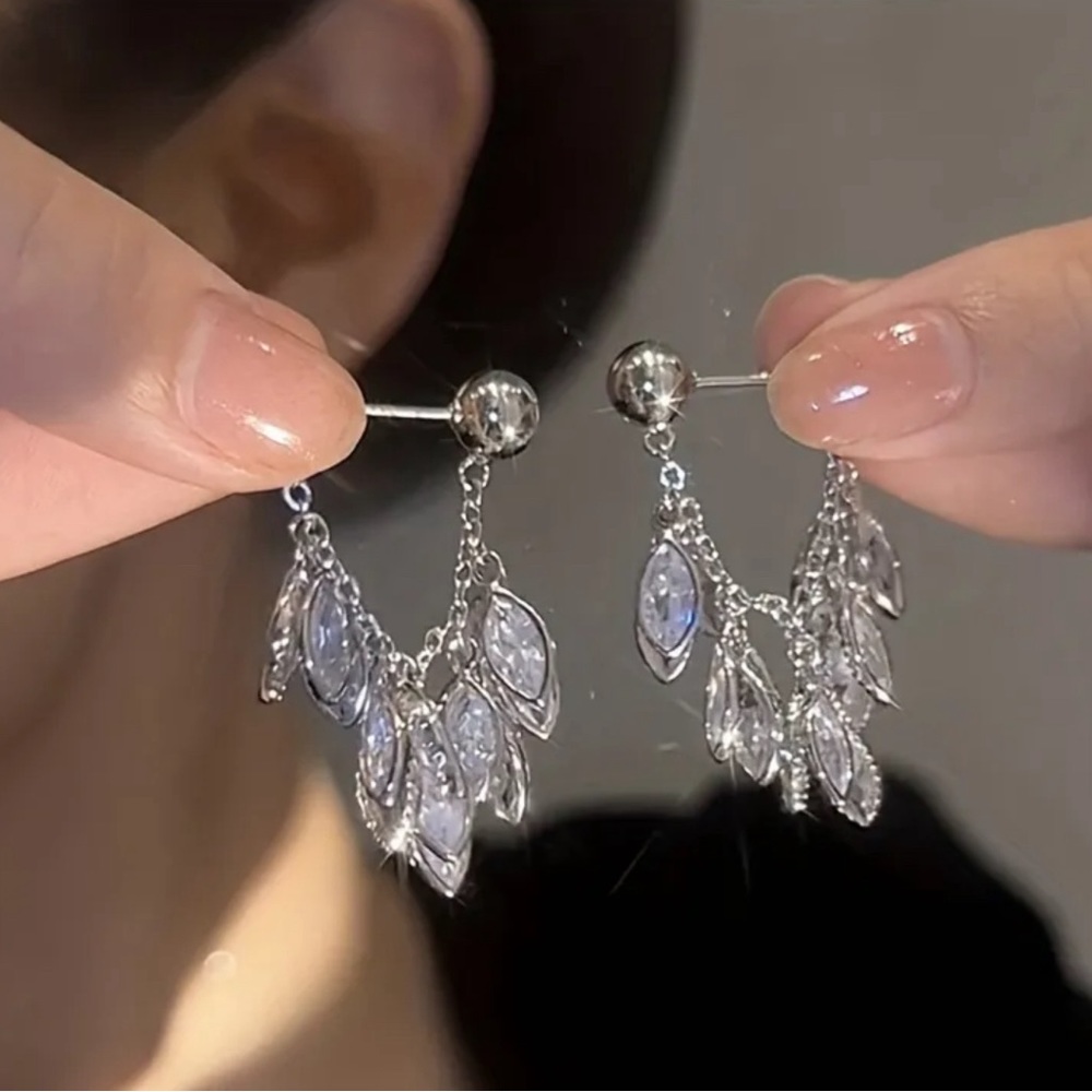 NEW Leaf Tassel Hoop Earrings